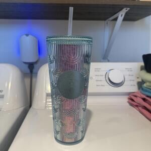 Starbucks 2022 Iridescent Mermaid Scale Cold Cup Tumbler with Lid and Straw